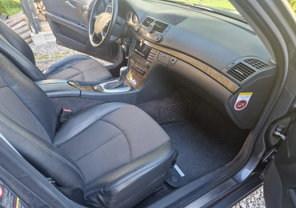 Mercedes-Benz Klasa E cena 37500 przebieg: 301000, rok produkcji 2005 z Żywiec małe 121